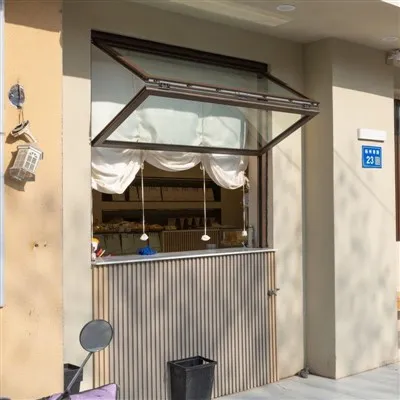 Keeb kwm Bifold Windows